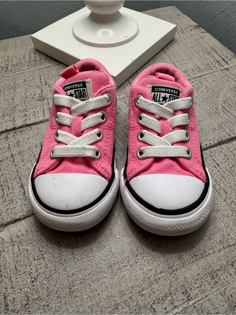 Converse Chuck Taylor All Star Low Top Pink & White Toddler Girl Size 5